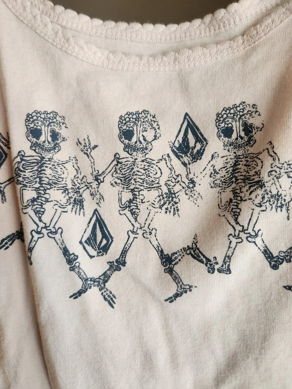 Vintage Volcom Light Pink Graphic Logo Cami - Picture 4 of 8